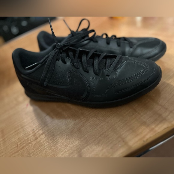 Nike Tiempo TF Artificial Turf Soccer Shoes, Black & Blue, Size 7 US - Picture 3 of 3